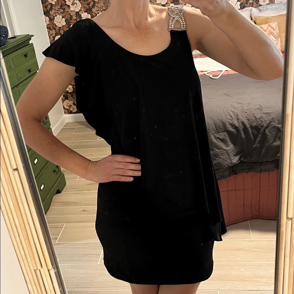 Chic One-Shoulder Black Dress